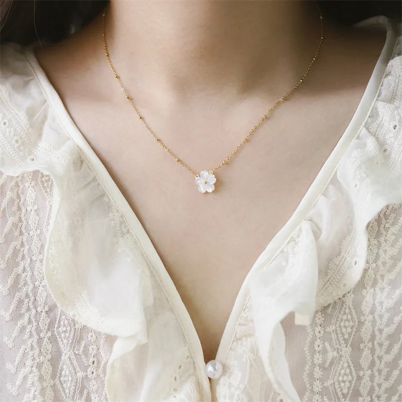 18K Gold White Flower Necklace- Real Gold-Plated Flower 304 Stainless Steel