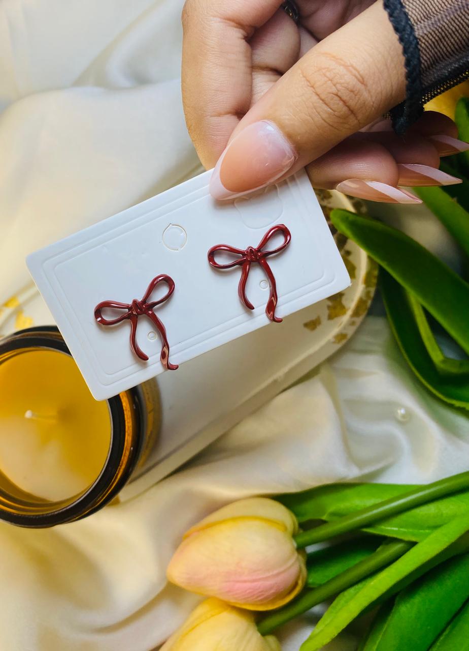 Khas Maroon bow' studs