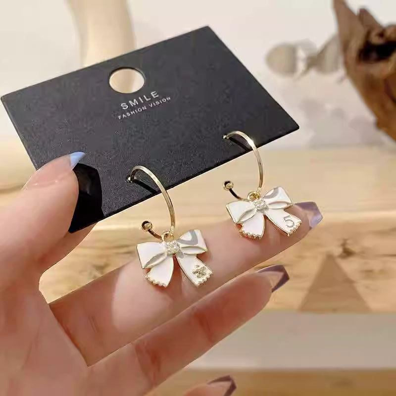 White and Golden Bow' long Korean Earring