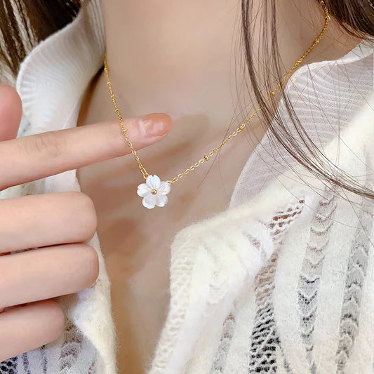 18K Gold White Flower Necklace- Real Gold-Plated Flower 304 Stainless Steel