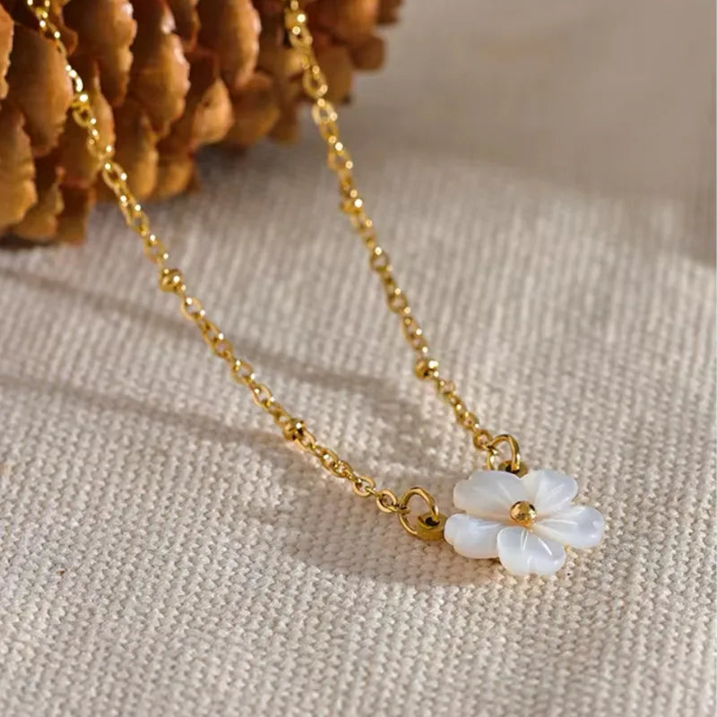18K Gold White Flower Necklace- Real Gold-Plated Flower 304 Stainless Steel